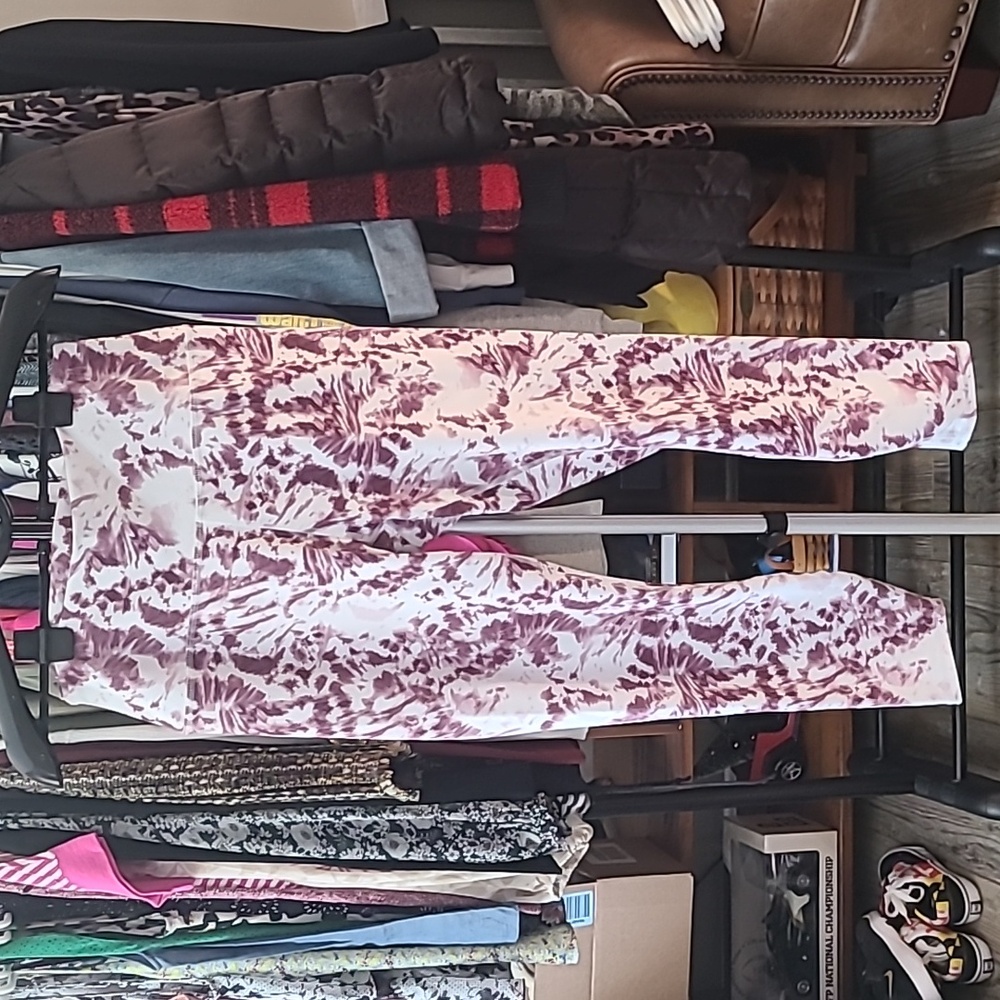 White and Wine Tie Dyed Leggings Sz XL